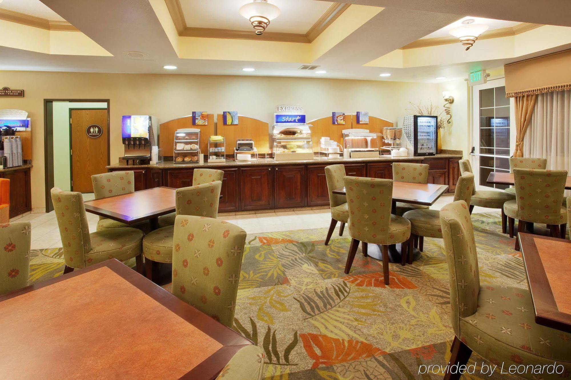 Holiday Inn Express & Suites Oakland - Airport By Ihg Exterior photo