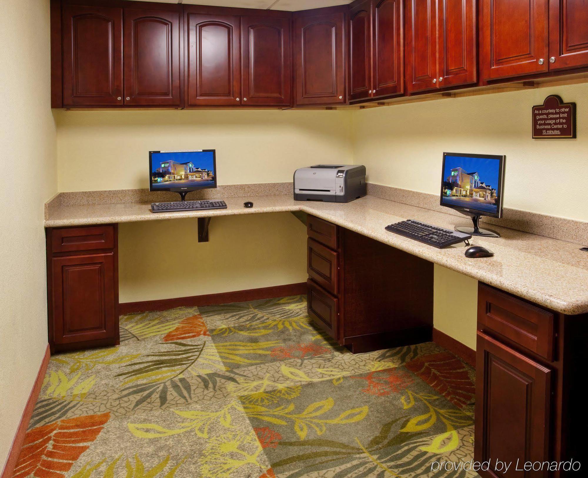 Holiday Inn Express & Suites Oakland - Airport By Ihg Exterior photo